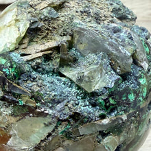 Bild in Galerie-Viewer laden, Chrysocolla, Malachite and Quartz Semi Polished X-Large Egg