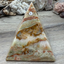 Load image into Gallery viewer, Green Onyx 4" Pyramid #01