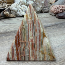Load image into Gallery viewer, Green Onyx 4" Pyramid #01