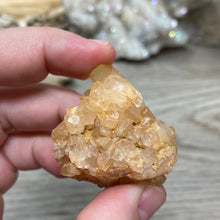 Bild in Galerie-Viewer laden, Red / Tangerine Quartz Cluster #111