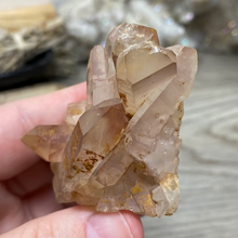 将图像加载到图库查看器中,Red / Tangerine Quartz Cluster #57