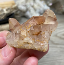 将图像加载到图库查看器中,Red / Tangerine Quartz Cluster #57