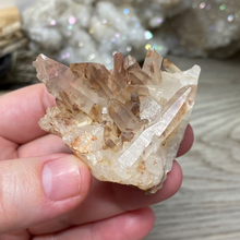 将图像加载到图库查看器中,Red / Tangerine Quartz Cluster #48