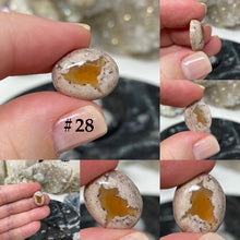 Bild in Galerie-Viewer laden, Mexican Fire Opal in Matrix Cabs Under 2 Grams