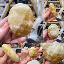 Chargez l'image dans la visionneuse de la galerie, Honey Calcite Palm Stones