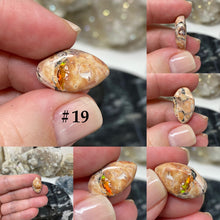 Bild in Galerie-Viewer laden, Mexican Fire Opal in Matrix Cabs Under 2 Grams