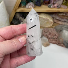 在图库查看器中加载和播放视频,Black Rutilated Quartz Point #11