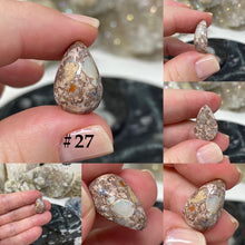 Bild in Galerie-Viewer laden, Mexican Fire Opal in Matrix Cabs Under 2 Grams
