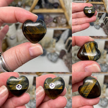 Bild in Galerie-Viewer laden, Blue Tiger Eye 1" Hearts