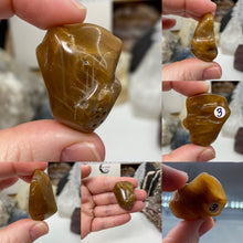 Bild in Galerie-Viewer laden, Amphibole Included Quartz Medium/Large Rough Tumbles