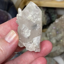 在图库查看器中加载和播放视频,Arkansas Quartz Small Cluster #38