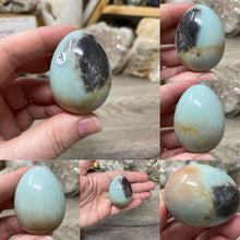 Bild in Galerie-Viewer laden, Black Gold Amazonite 2" Eggs