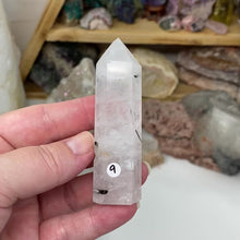 在图库查看器中加载和播放视频,Black Rutilated Quartz Point #09