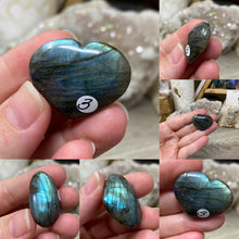 Bild in Galerie-Viewer laden, Labradorite Pocket Hearts