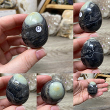 Bild in Galerie-Viewer laden, Black Gold Amazonite 2" Eggs