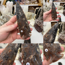Bild in Galerie-Viewer laden, Jasper Variety 5" Arrowhead Replicas