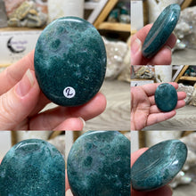 将图像加载到图库查看器中,Ocean Jasper Worry Palm Stones