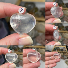 Bild in Galerie-Viewer laden, Clear Quartz 1" Hearts