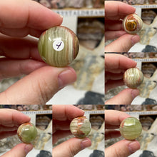 Bild in Galerie-Viewer laden, Green Onyx 1" Spheres