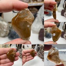 Bild in Galerie-Viewer laden, Amphibole Included Quartz Medium/Large Rough Tumbles