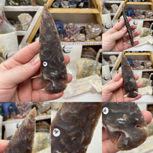 Bild in Galerie-Viewer laden, Jasper Variety 5" Arrowhead Replicas