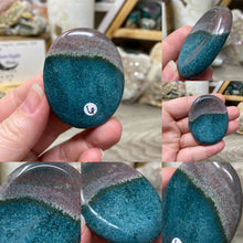 将图像加载到图库查看器中,Ocean Jasper Worry Palm Stones