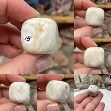 Bild in Galerie-Viewer laden, Howlite 20-25mm Tumbles (Medium to Large Size)