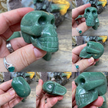 Bild in Galerie-Viewer laden, Green Aventurine 2" Skulls