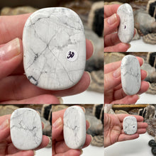 Load image into Gallery viewer, Howlite Smooth Palm Stones