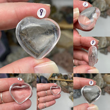 Bild in Galerie-Viewer laden, Clear Quartz 1" Hearts