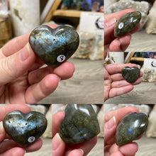 Bild in Galerie-Viewer laden, Labradorite Pocket Hearts