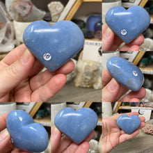 Bild in Galerie-Viewer laden, Angelite Heart Palm Stones