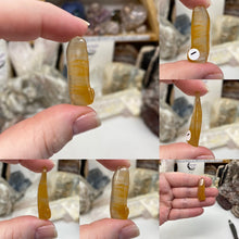 Bild in Galerie-Viewer laden, Amphibole Included Quartz Small Rough Tumbles