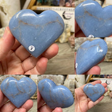 Bild in Galerie-Viewer laden, Angelite Heart Palm Stones
