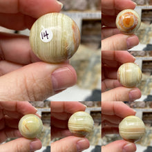 Bild in Galerie-Viewer laden, Green Onyx 1" Spheres