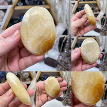Chargez l'image dans la visionneuse de la galerie, Honey Calcite Palm Stones