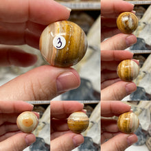 Bild in Galerie-Viewer laden, Green Onyx 1" Spheres