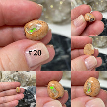 Bild in Galerie-Viewer laden, Mexican Fire Opal in Matrix Cabs Under 2 Grams