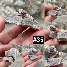 Bild in Galerie-Viewer laden, Rough Mexican Fire Opal in Matrix - Under 30g