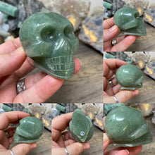Bild in Galerie-Viewer laden, Green Aventurine 2" Skulls