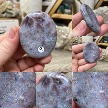 将图像加载到图库查看器中,Ocean Jasper Worry Palm Stones