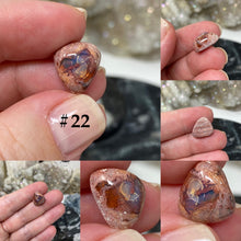 Bild in Galerie-Viewer laden, Mexican Fire Opal in Matrix Cabs Under 2 Grams