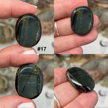 Bild in Galerie-Viewer laden, Blue Tiger Eye 1" Coin Size Pocket Stone