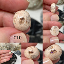 Bild in Galerie-Viewer laden, Mexican Fire Opal in Matrix Cabs Under 2 Grams