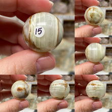 Bild in Galerie-Viewer laden, Green Onyx 1" Spheres
