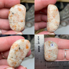 Bild in Galerie-Viewer laden, Sunstone Large Tumbles