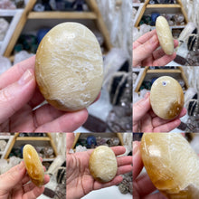 Load image into Gallery viewer, Honey Calcite Palm Stones