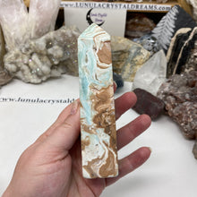 Bild in Galerie-Viewer laden, Blue Aragonite Tower #01