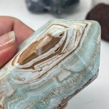 Bild in Galerie-Viewer laden, Blue Aragonite Tower #01