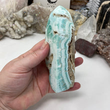 Bild in Galerie-Viewer laden, Blue Aragonite Tower #02